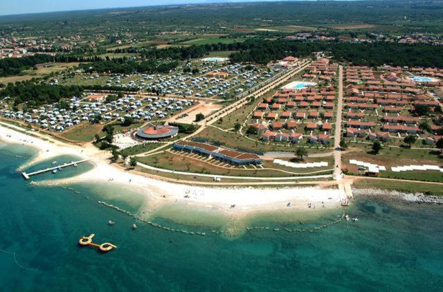 Lux Camp - Mobile Homes In Bi Village Fažana エクステリア 写真