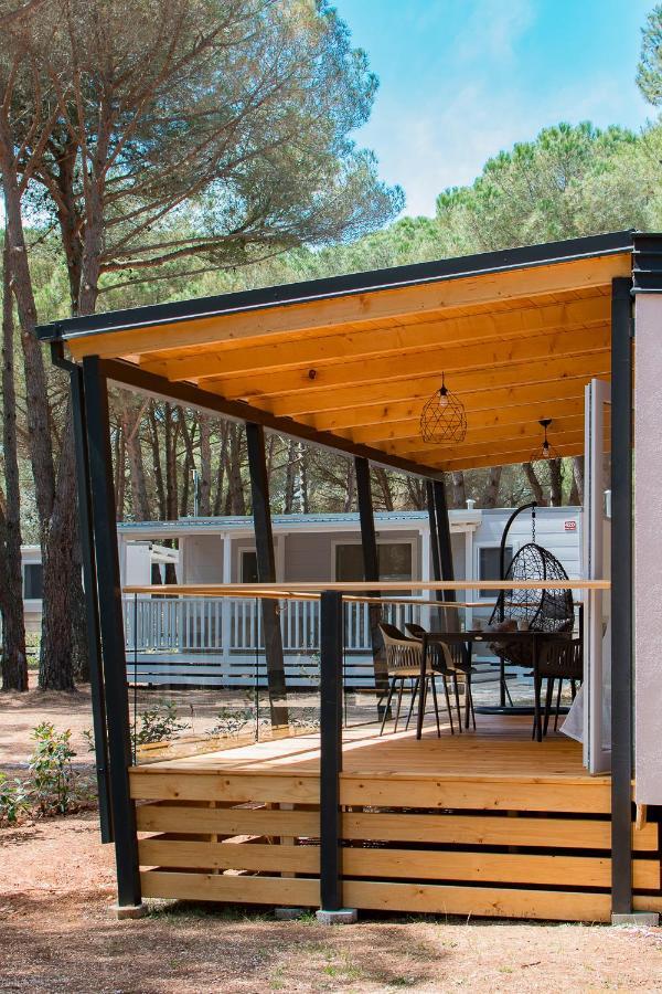 Lux Camp - Mobile Homes In Bi Village Fažana エクステリア 写真