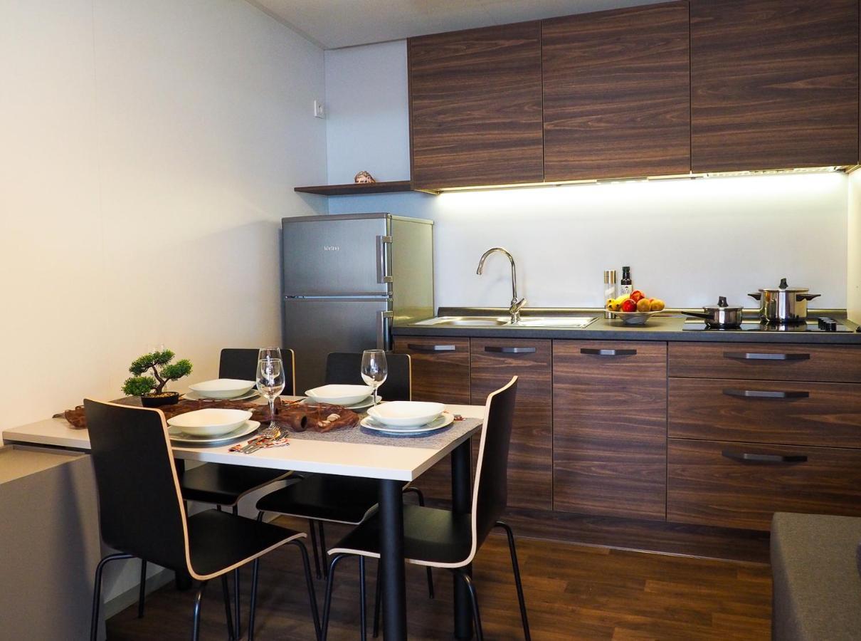 Lux Camp - Mobile Homes In Bi Village Fažana エクステリア 写真
