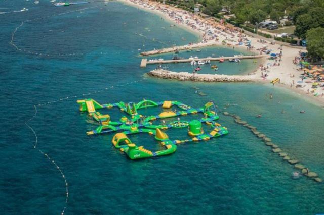 Lux Camp - Mobile Homes In Bi Village Fažana エクステリア 写真