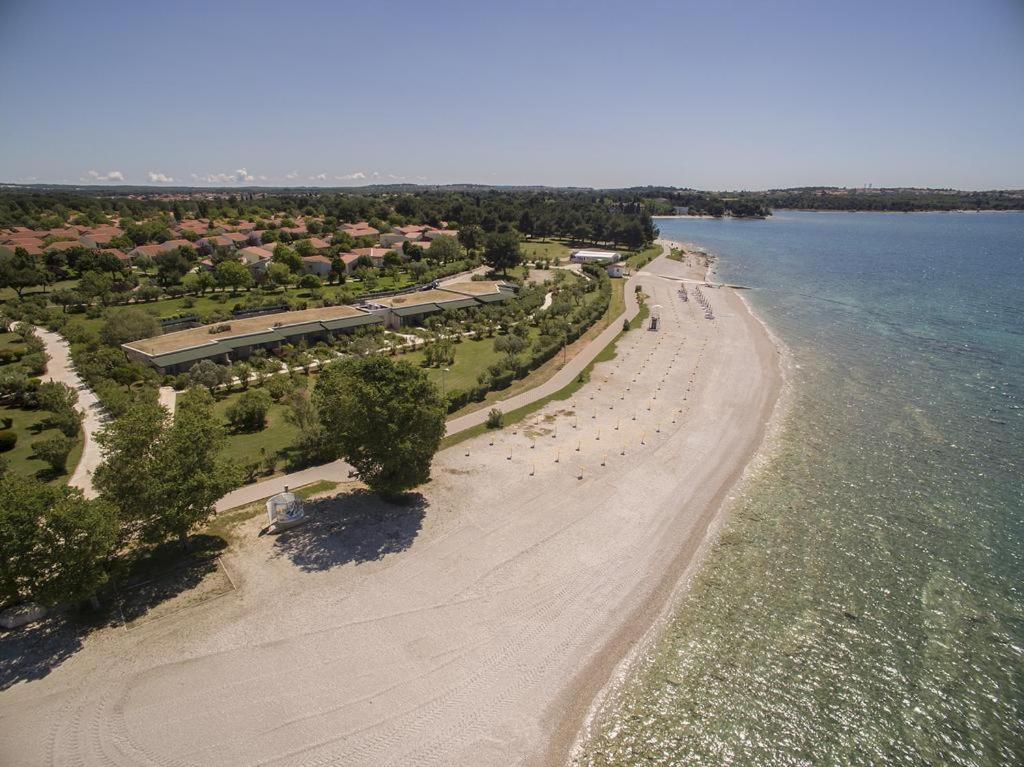 Lux Camp - Mobile Homes In Bi Village Fažana エクステリア 写真