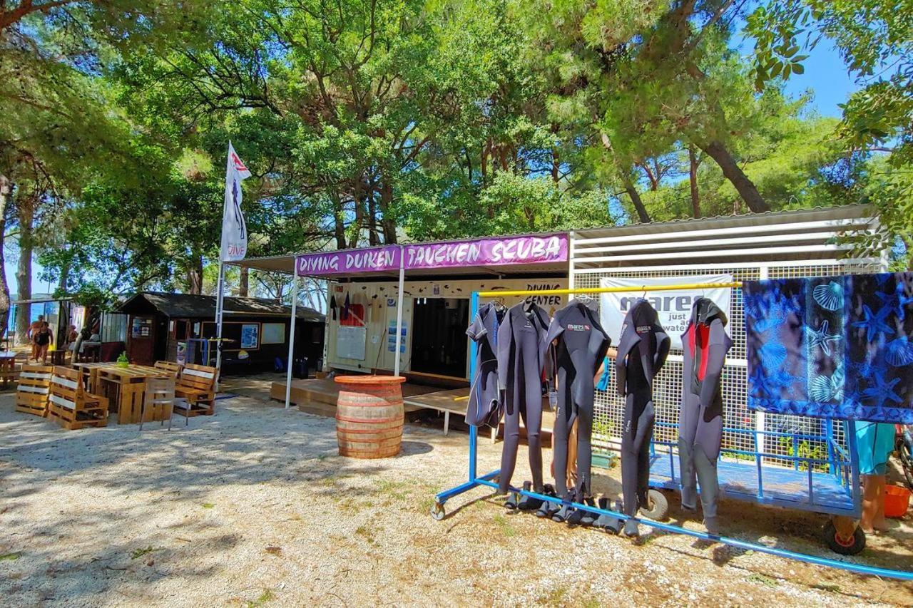 Lux Camp - Mobile Homes In Bi Village Fažana エクステリア 写真