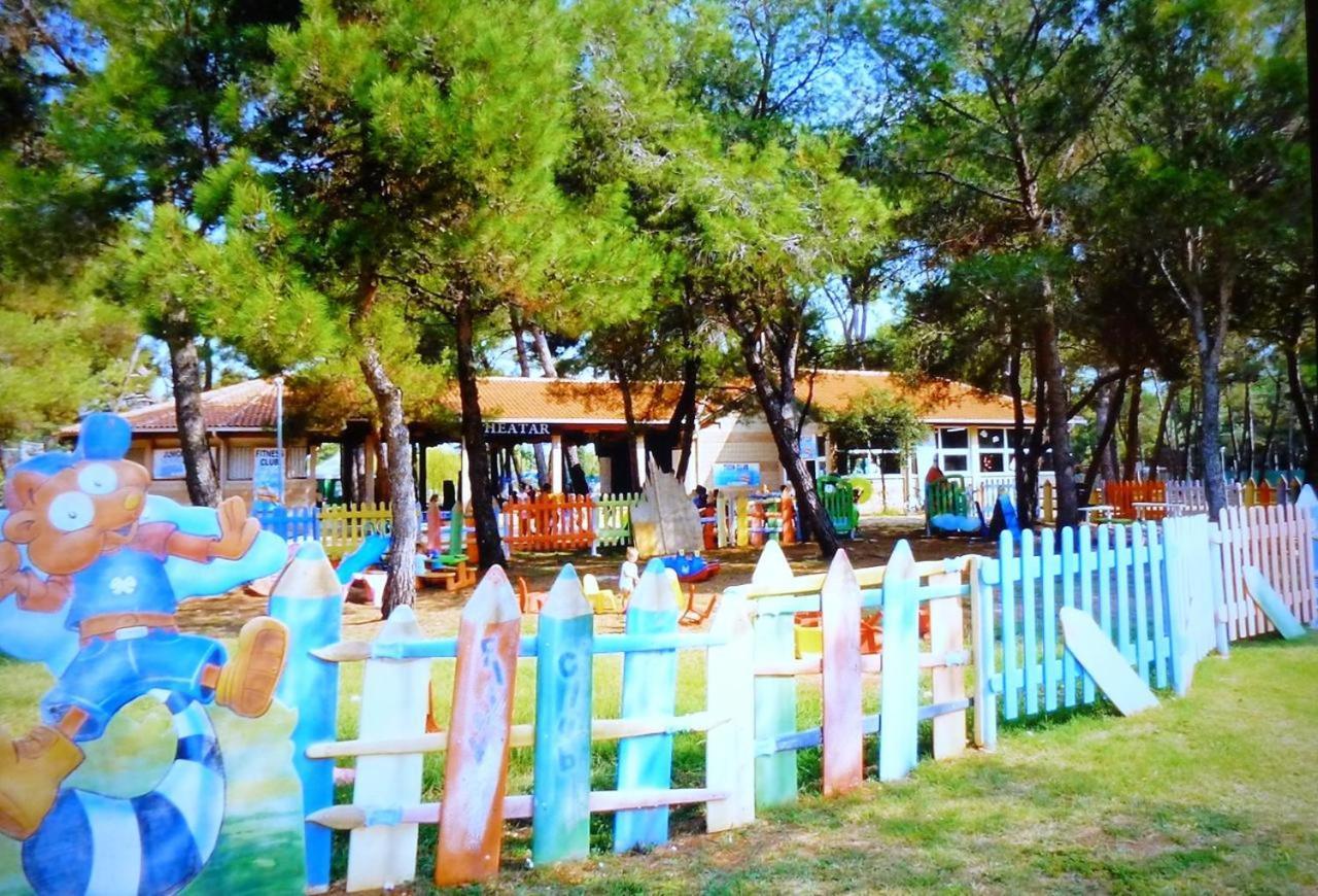 Lux Camp - Mobile Homes In Bi Village Fažana エクステリア 写真
