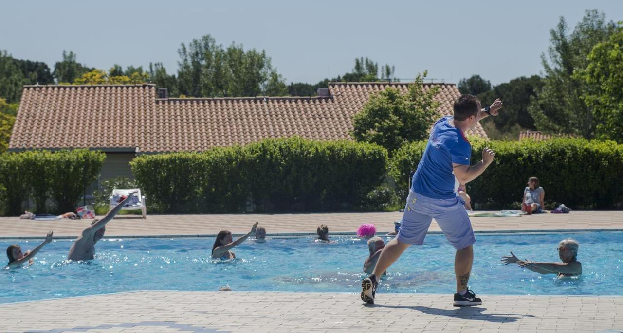 Lux Camp - Mobile Homes In Bi Village Fažana エクステリア 写真