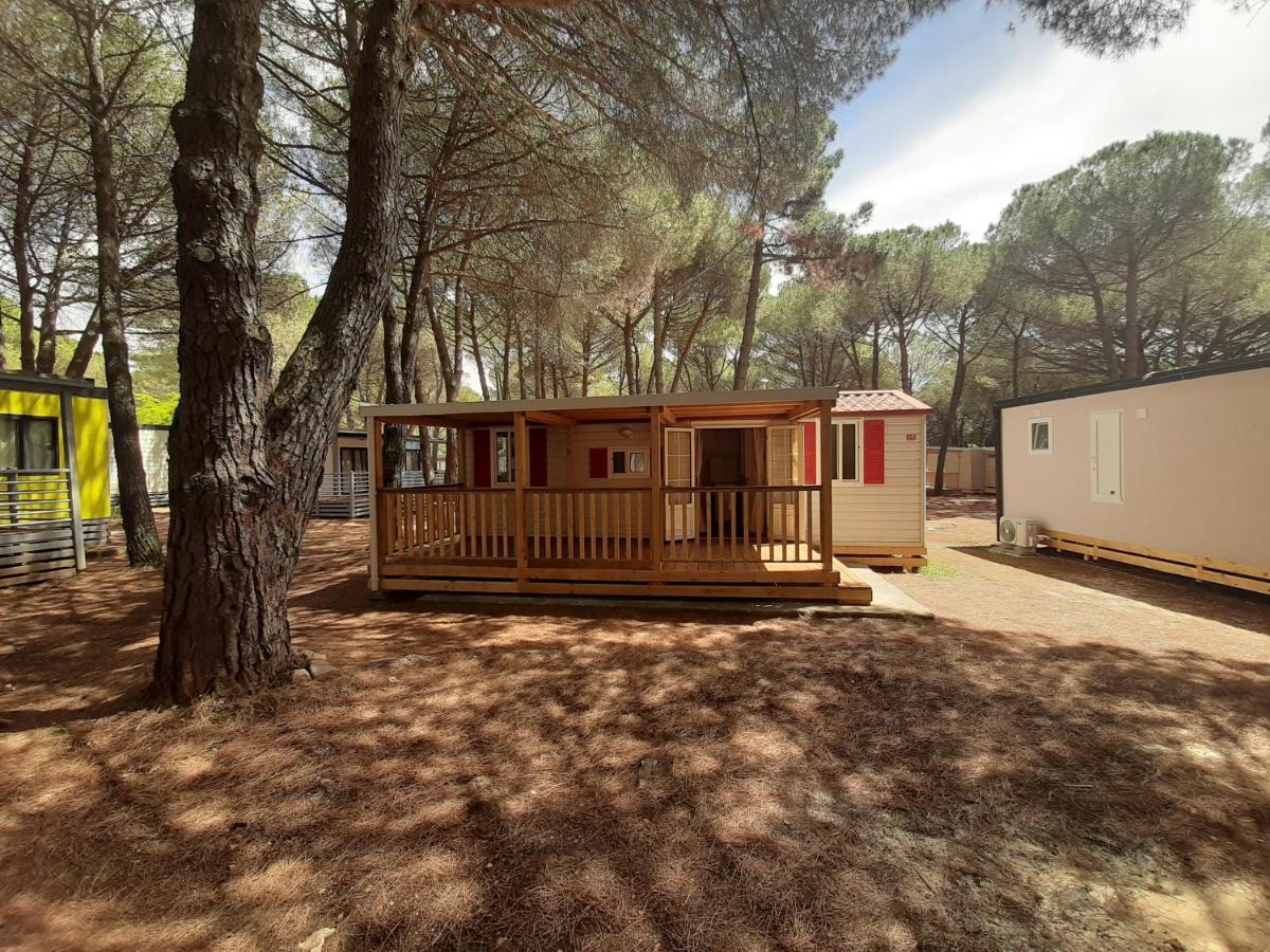 Lux Camp - Mobile Homes In Bi Village Fažana エクステリア 写真