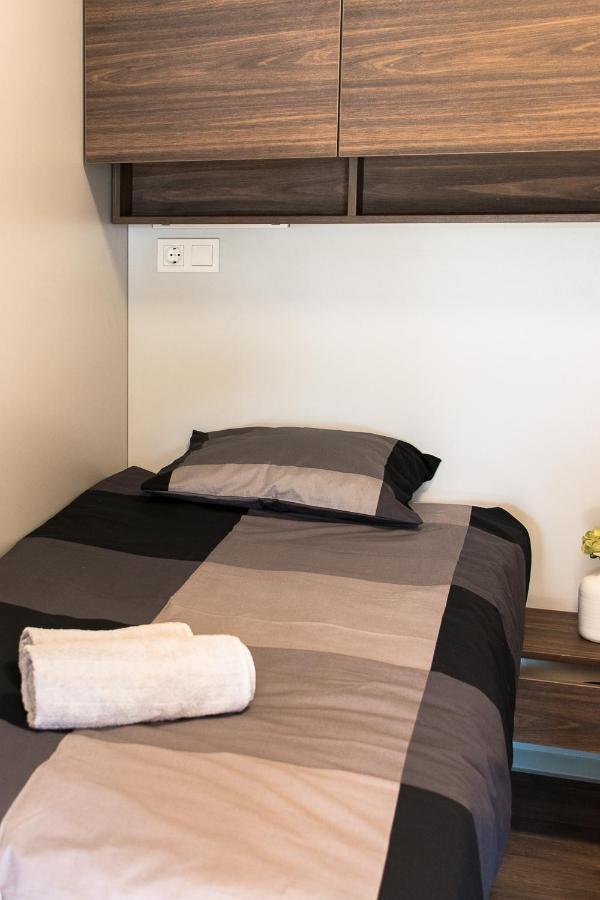 Lux Camp - Mobile Homes In Bi Village Fažana エクステリア 写真
