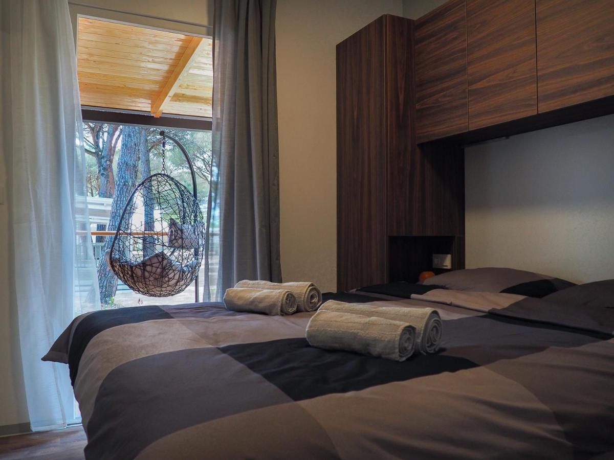 Lux Camp - Mobile Homes In Bi Village Fažana エクステリア 写真