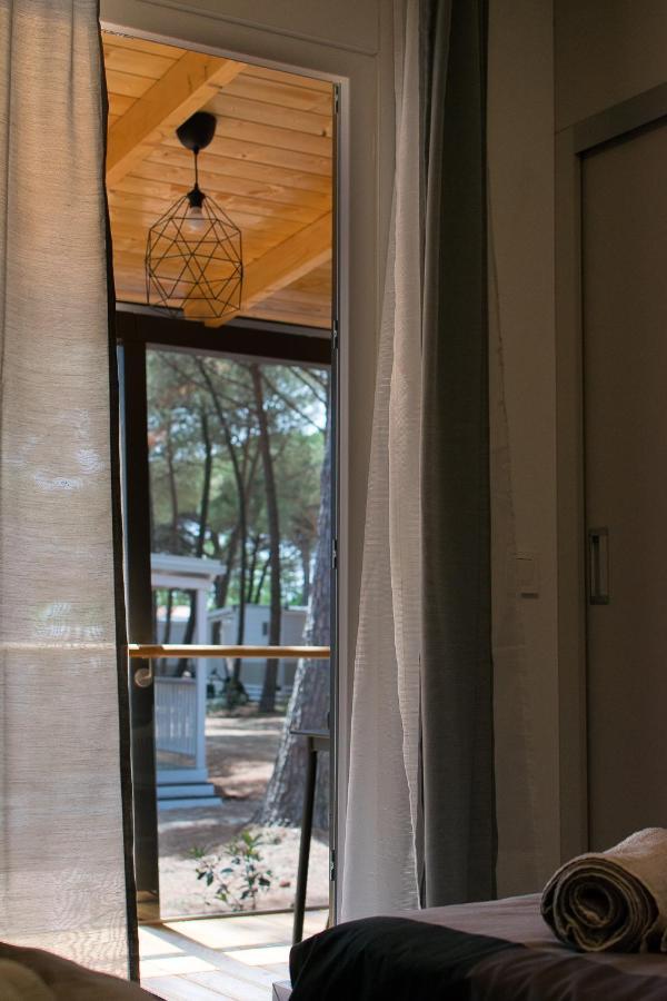Lux Camp - Mobile Homes In Bi Village Fažana エクステリア 写真